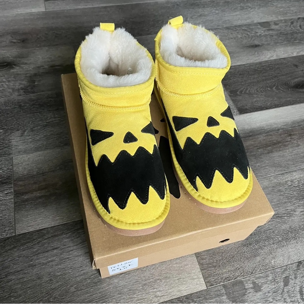 Ass Pizza yellow muffins